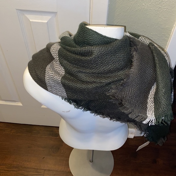 Scarf - Picture 4 of 4